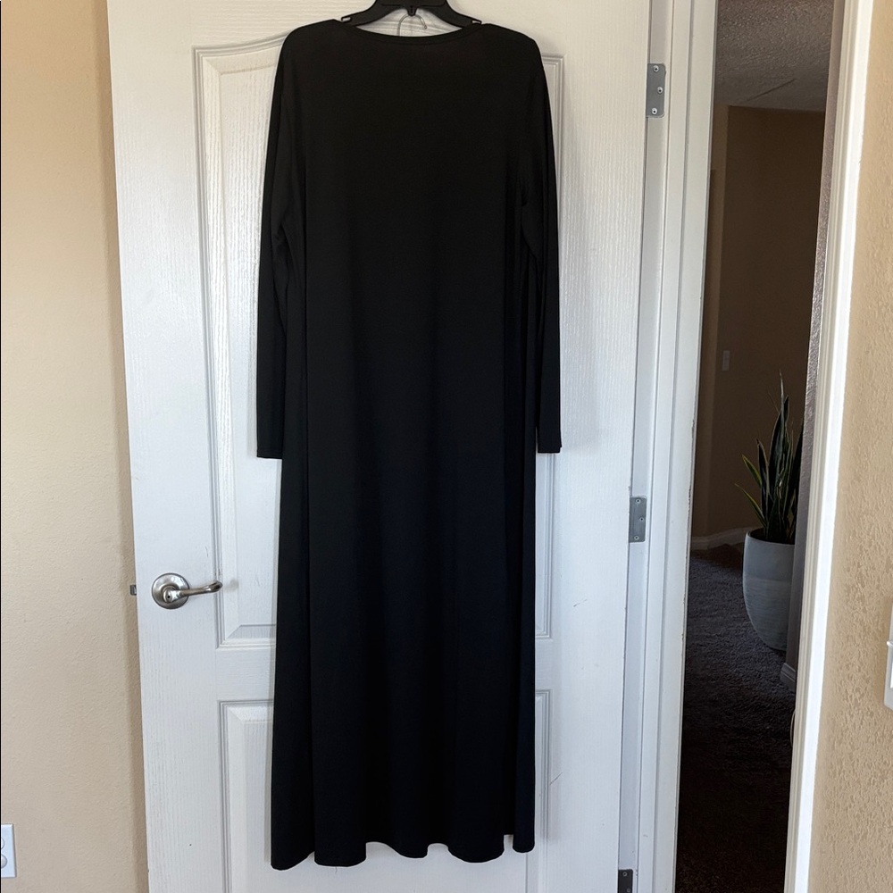 Two-Piece Black Tube Dress Set with Long Kimono Jacket - Picture 3 of 4